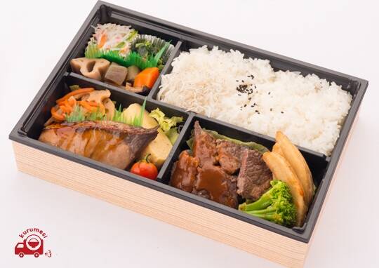 お弁当メニュー タルタル南蛮と赤魚の西京焼 1,018円(税込1,100円)