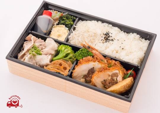 お弁当メニュー タルタル南蛮と赤魚の西京焼 1,018円(税込1,100円)