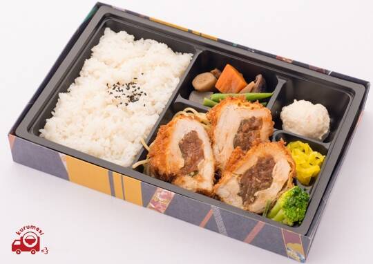 お弁当メニュー タルタル南蛮と赤魚の西京焼 1,018円(税込1,100円)