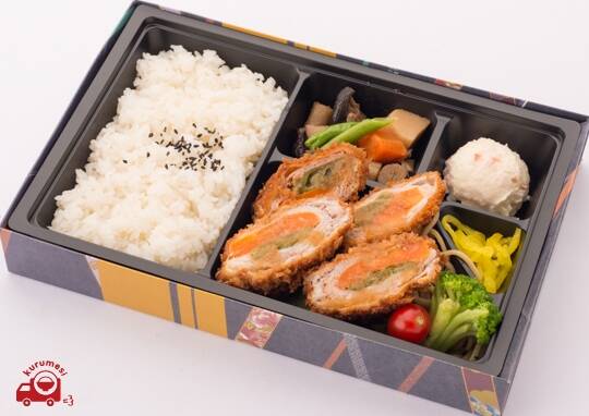 お弁当メニュー タルタル南蛮と赤魚の西京焼 1,018円(税込1,100円)
