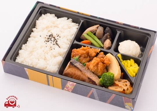 お弁当メニュー タルタル南蛮と赤魚の西京焼 1,018円(税込1,100円)