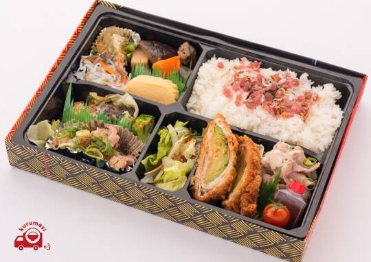 お弁当メニュー タルタル南蛮と赤魚の西京焼 1,018円(税込1,100円)