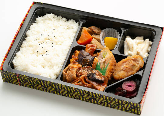 お弁当メニュー タルタル南蛮と赤魚の西京焼 1,018円(税込1,100円)